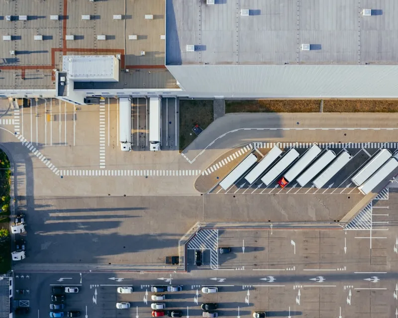 Das Team von SolidMeat am Logistikstandort in Neukirchen-Vluyn